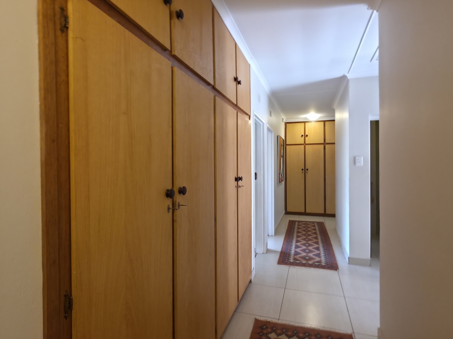 6 Bedroom Property for Sale in Jeffreys Bay Central Eastern Cape